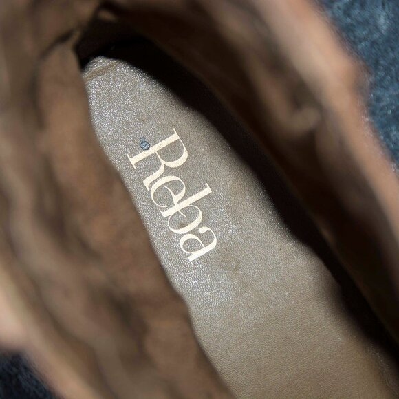 Reba Winged Toe Shorty Boot - Picture 2 of 11